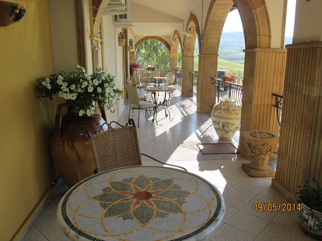 Agriturismo Reggia Saracena Agrigento Exterior photo
